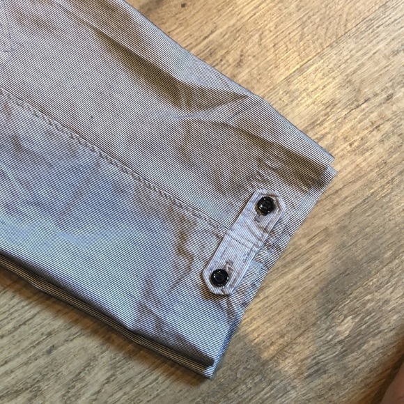 IZOD Pinstripe Cargo Capri Pants - Picture 6 of 9